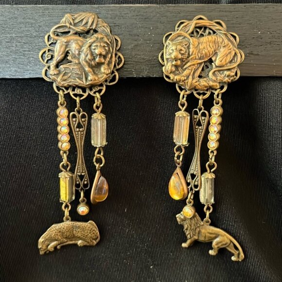 Vintage Banana Bob Bronze Lion/Iridescent/Yellow Stone Dangle Clip On Earrings - Picture 1 of 11
